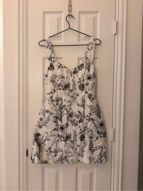 Club Monaco White Dress with Black Floral Toile